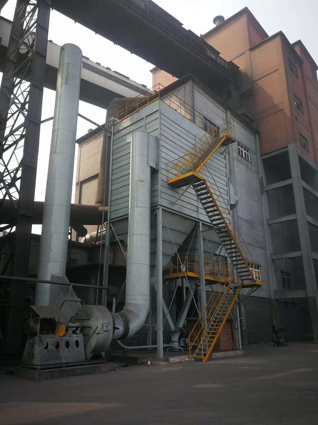 洗煤車間布袋除塵器 守護(hù)清潔生產(chǎn)的關(guān)鍵設(shè)備